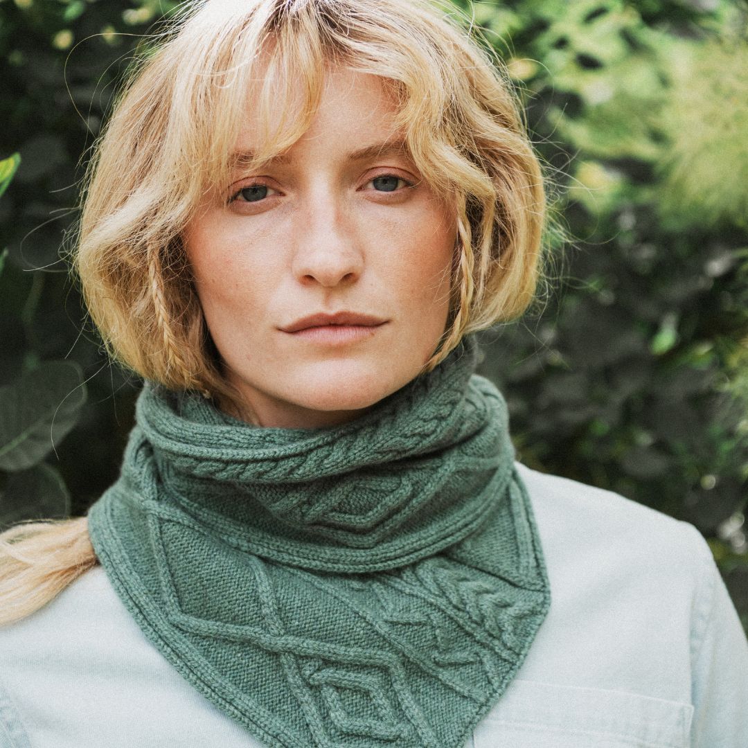 Coombe Cable Twisted Snood | Sage