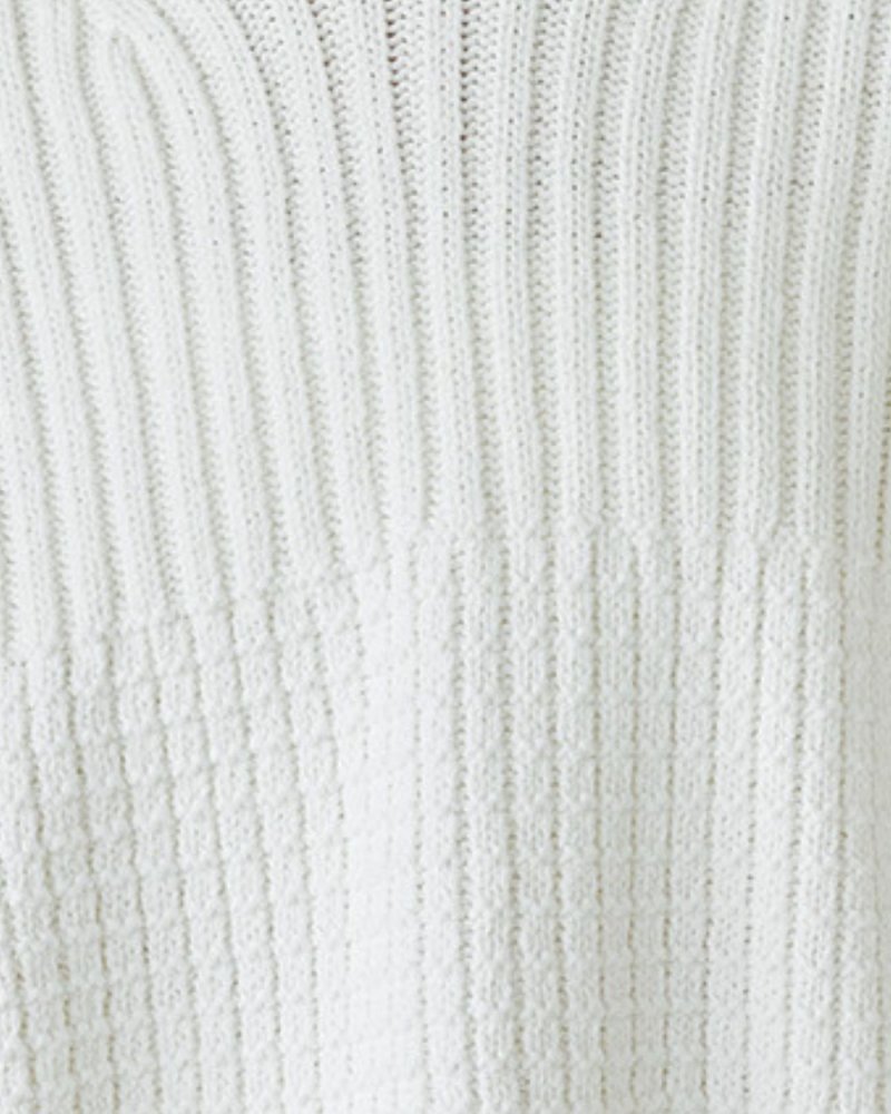 Delčia: Off - White Cotton Sweater & Shorts Set