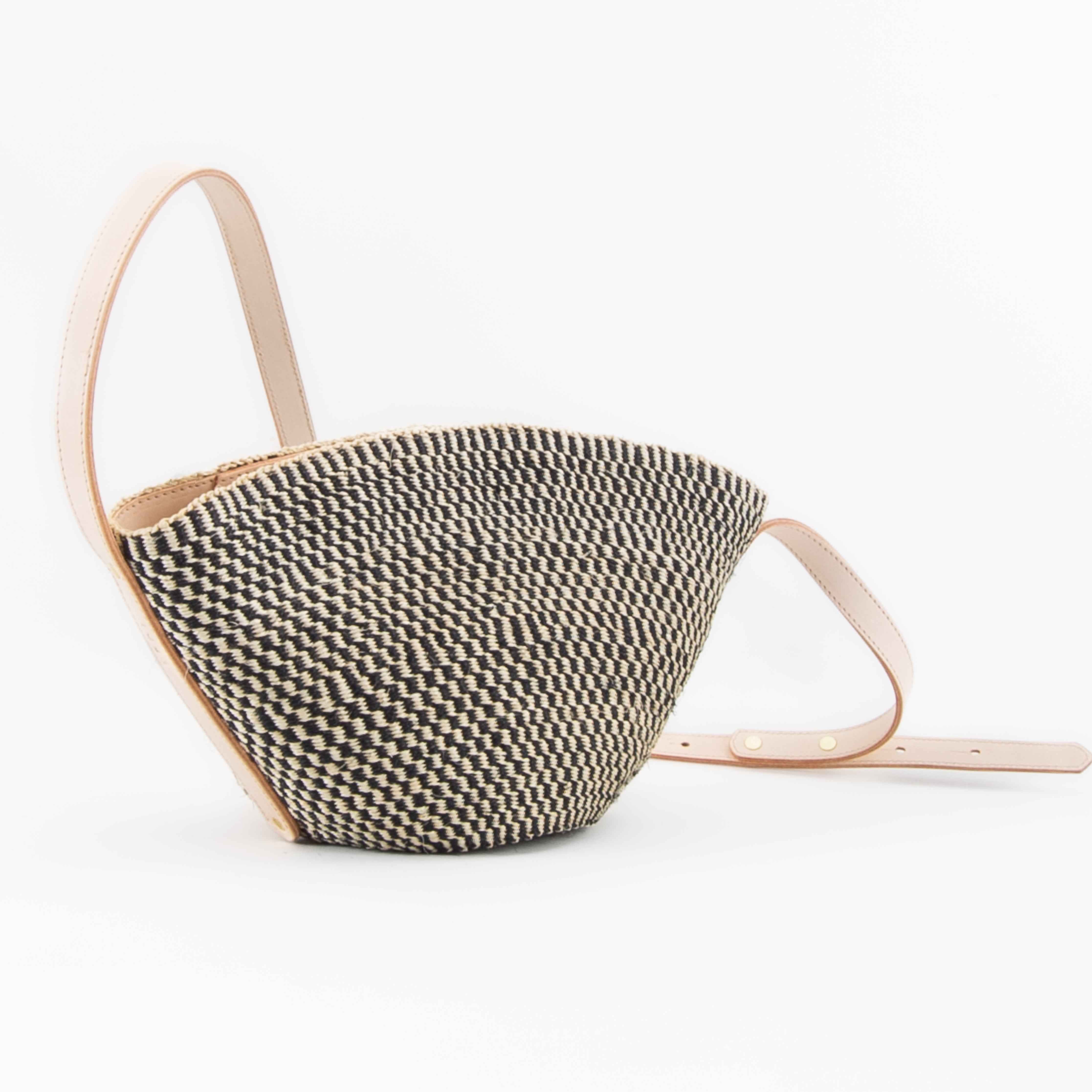 Crossbody Basket Natural