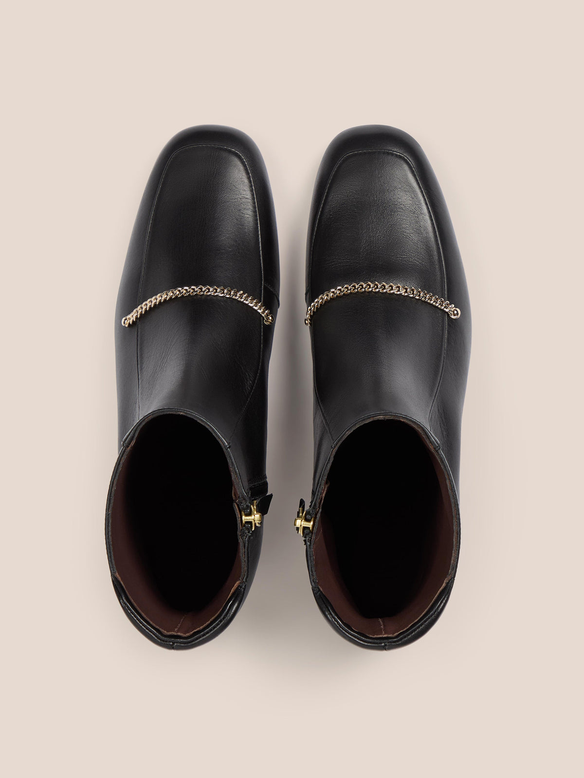 Russet Black
