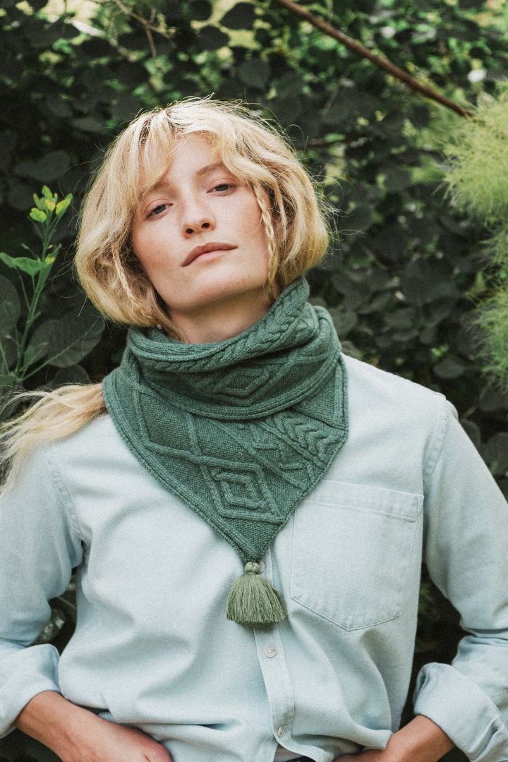 Coombe Cable Twisted Snood | Sage
