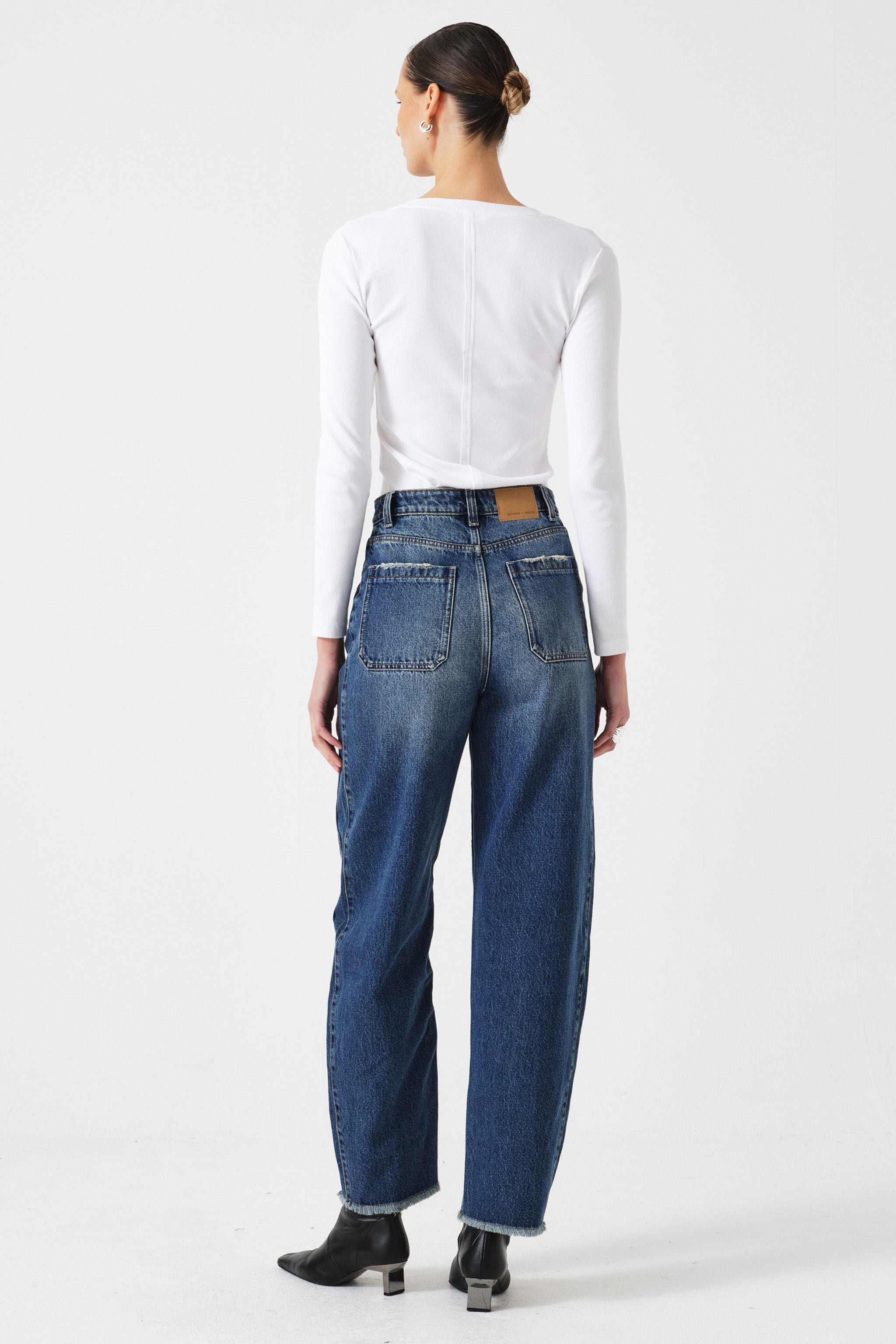 Bo Barrel Leg Jean in Phoenix